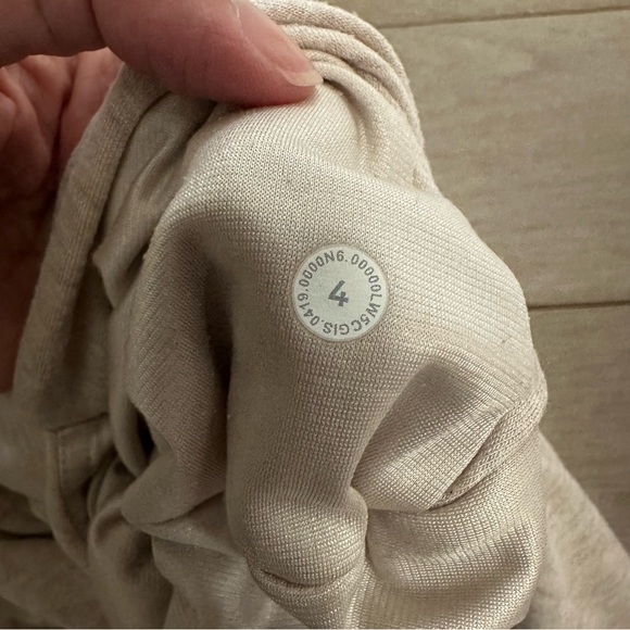 lululemon athletica Sand-Colored Sweatpants with Drawstring - Picture 3 of 4